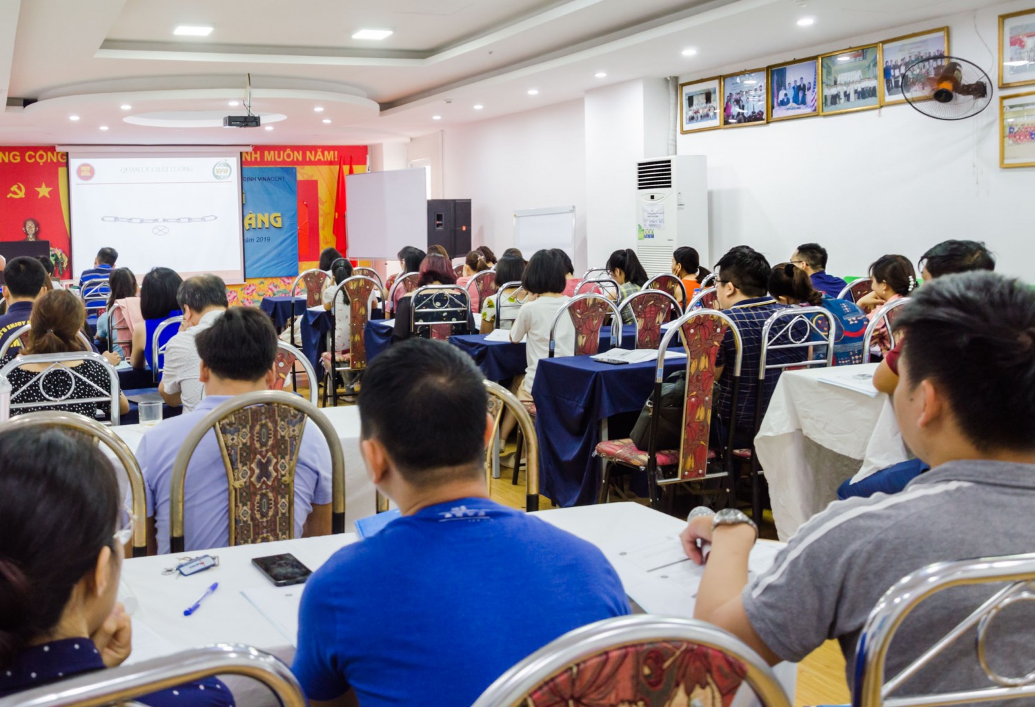 Lớp tập huấn “Kiến thức cơ bản về Thực hành sản xuất tốt (GMP) thực phẩm bảo vệ sức khỏe”.