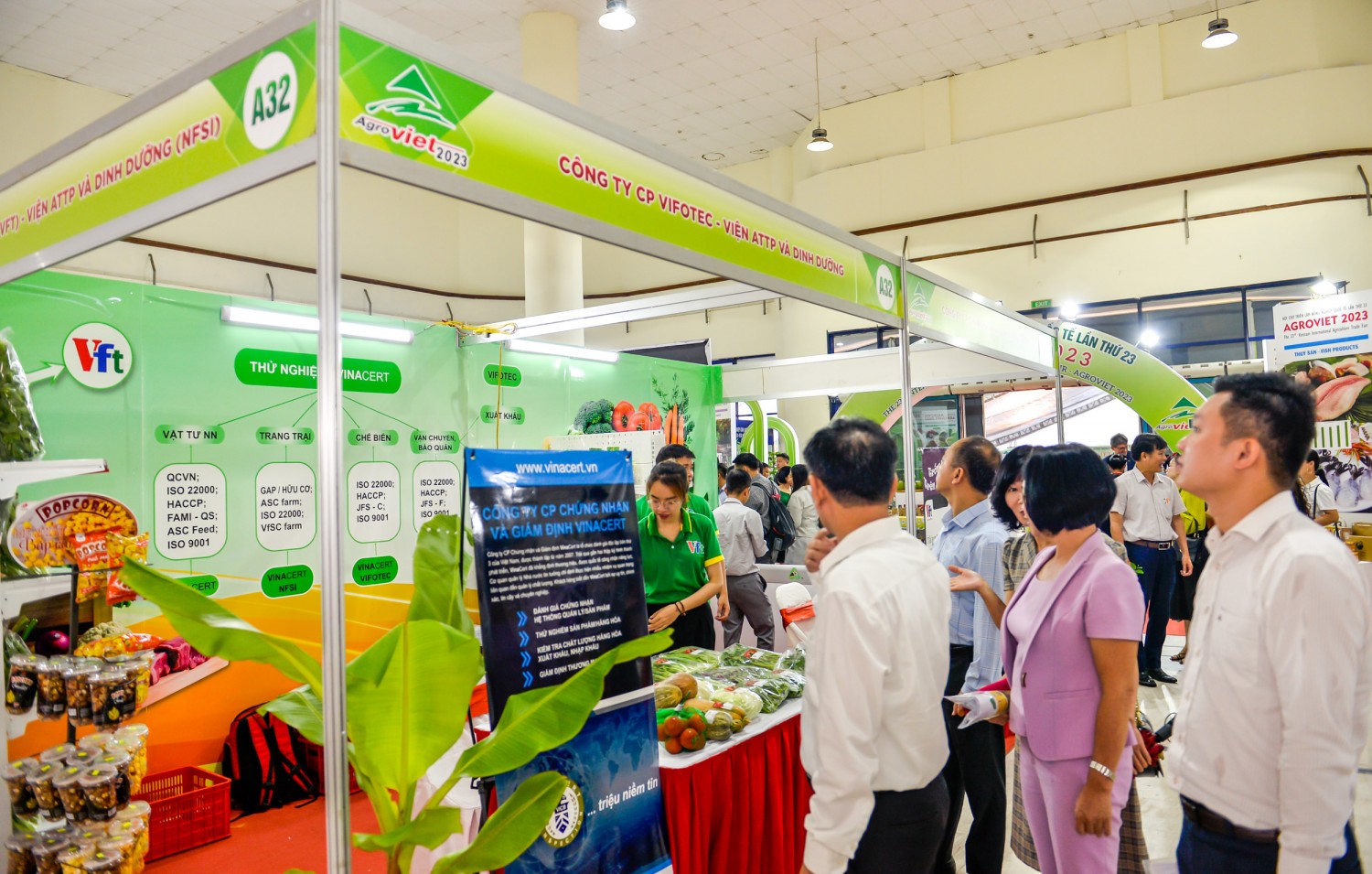 Gian hàng của Vifotec tại hội chợ.