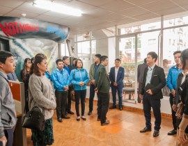 Tản mạn bên lề